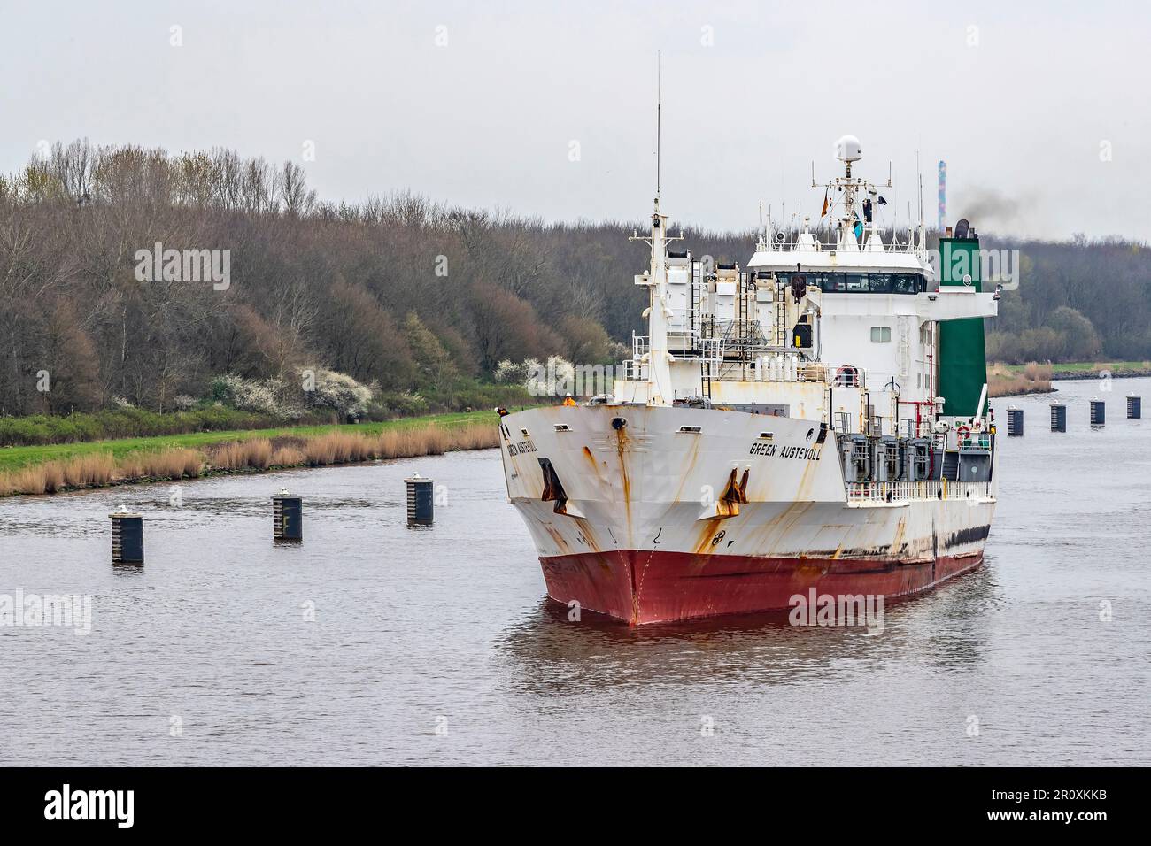 Green Austevoll transitant le canal de Kiel, Allemagne. Banque D'Images