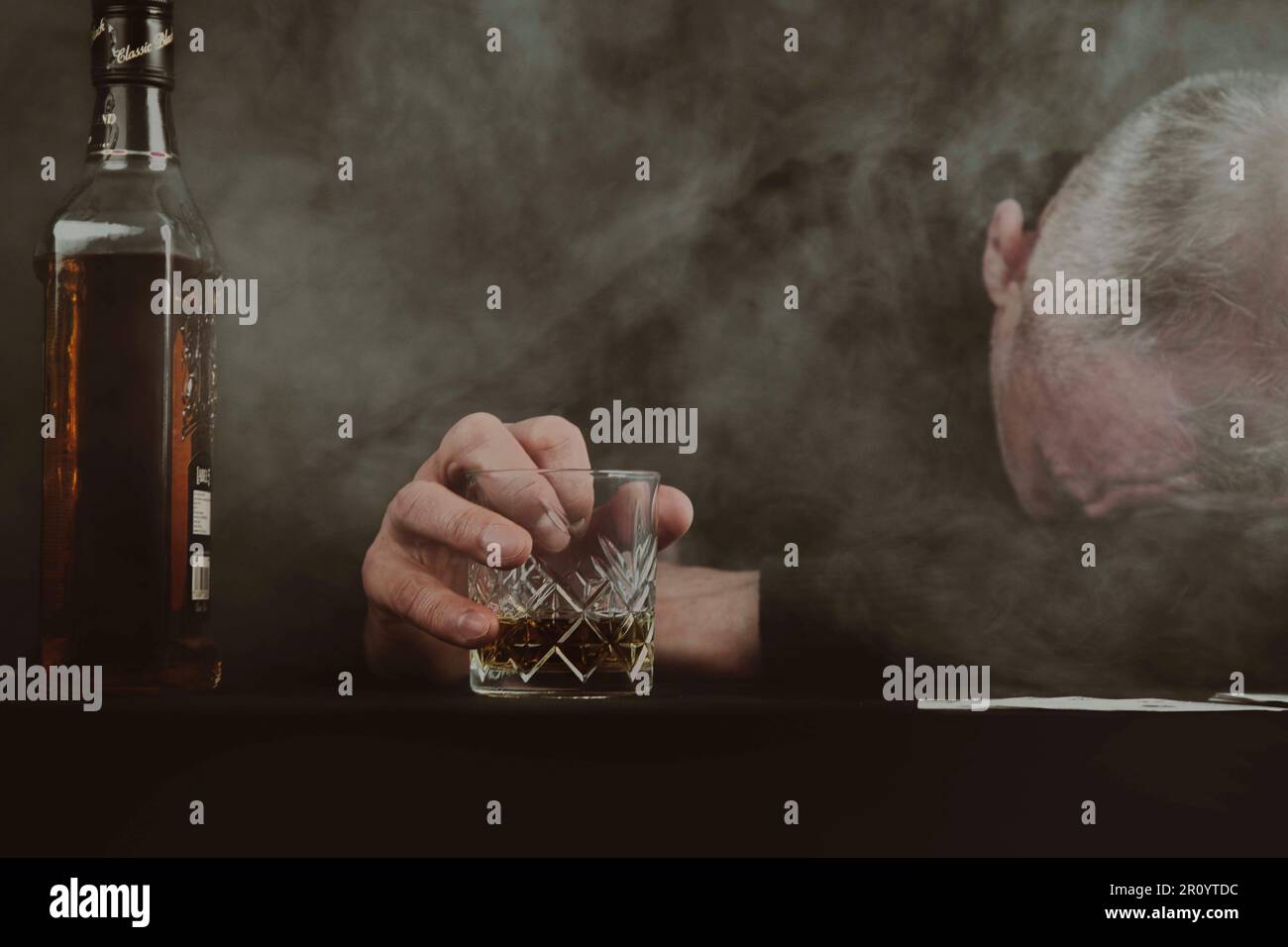 Alcool de jeu Banque de photographies et d'images à haute résolution - Alamy