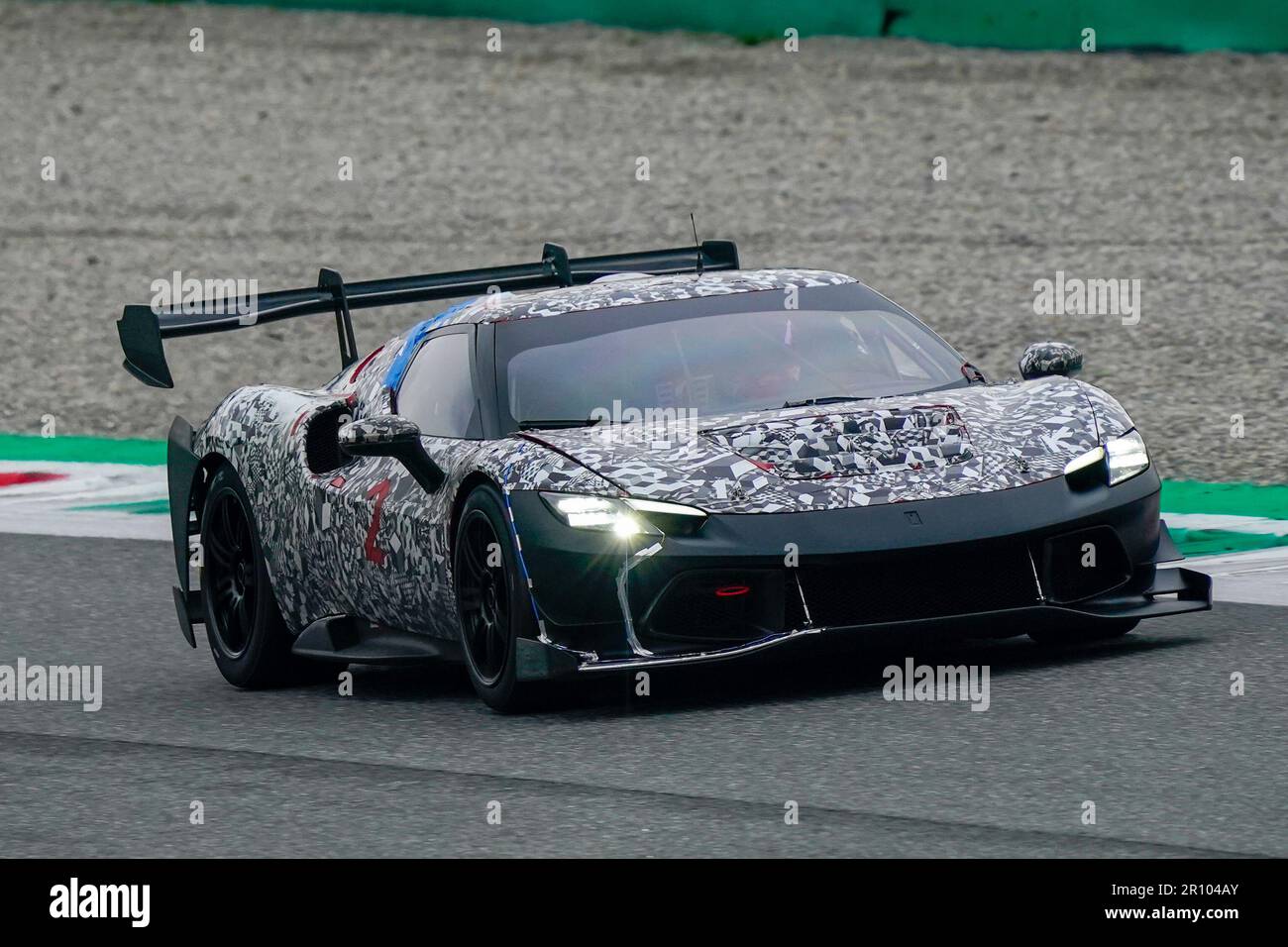 Monza, Italie. 10th mai 2023. Ferrari 296 défi dans la vie de camouflage pendant la journée d'essai du Championnat du monde d'endurance sur 10 mai 2023 dans Autodromo Nazionale Monza, Italie photo Alessio Morgese / E-Mage crédit: Alessio Morgese / Alay Live News Banque D'Images