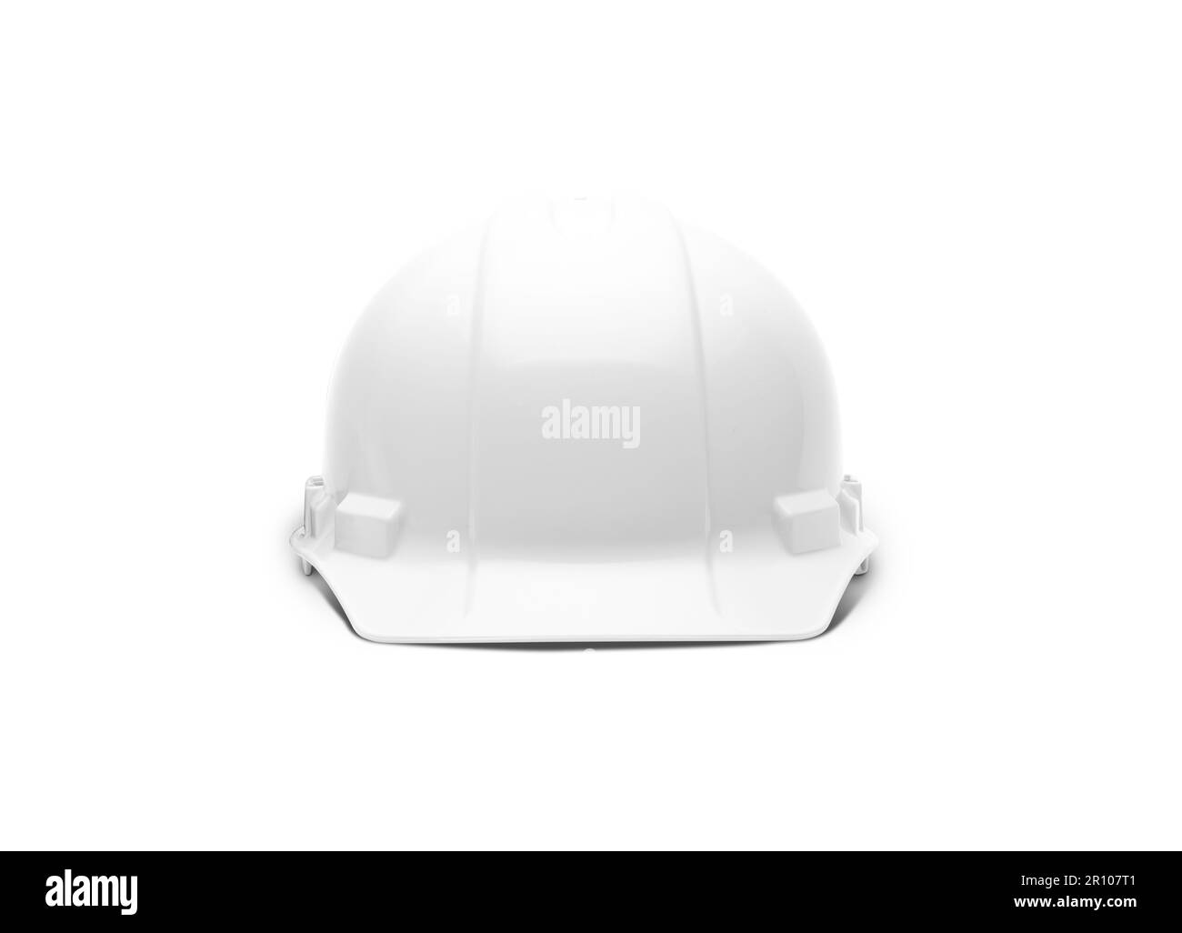 Casque de sécurité de construction blanc face à l'avant isolé sur blanc prêt pour votre logo. Banque D'Images