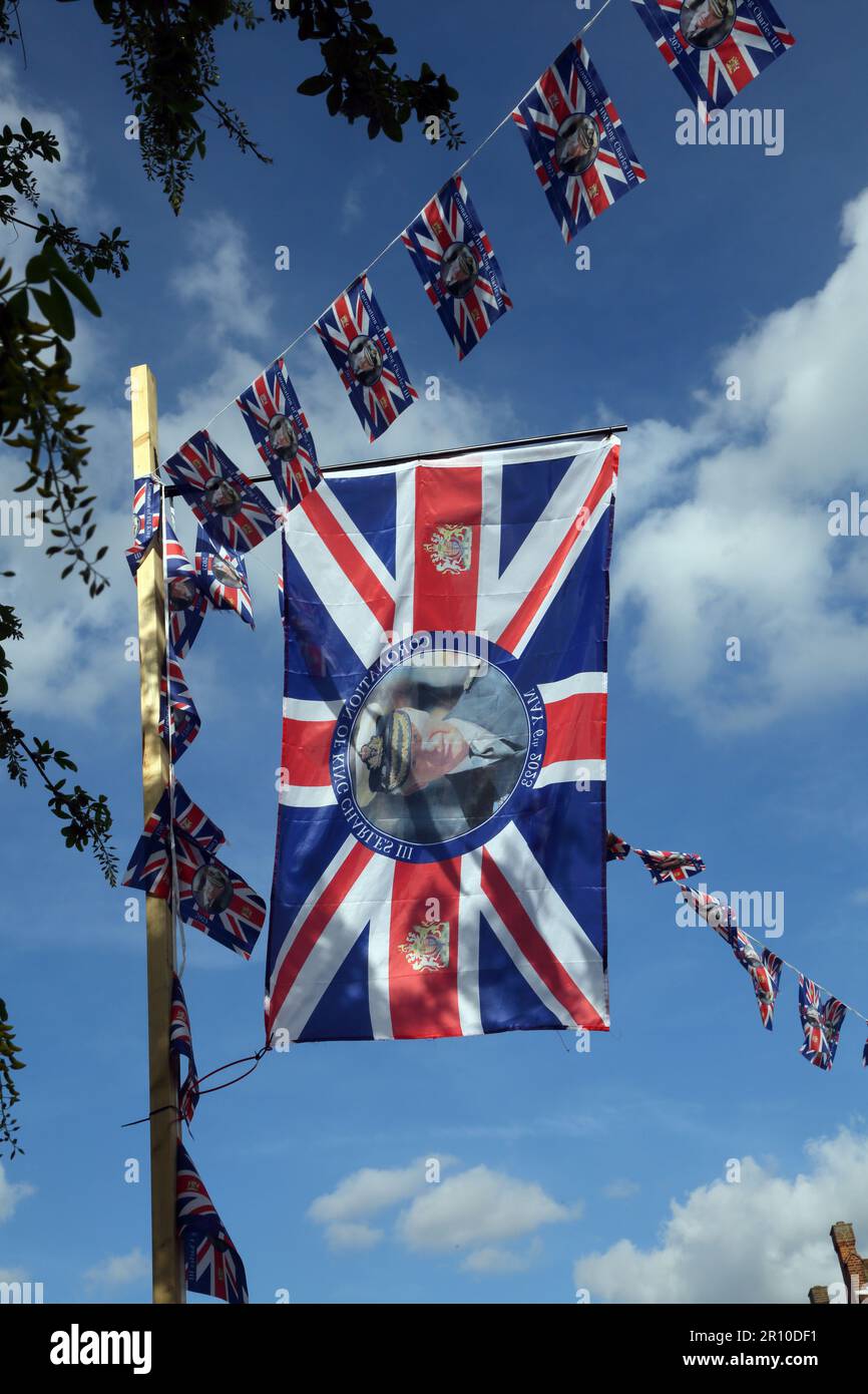 Union Jack Bunting et drapeau célébrant le couronnement du roi Charles III Banque D'Images