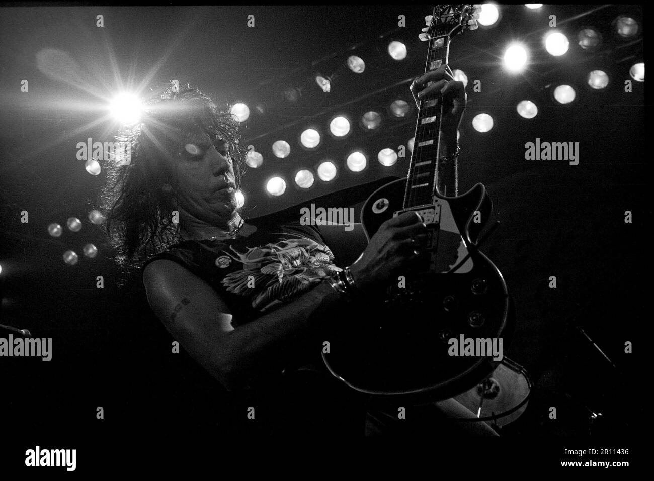 ACE Frehley se produisant à Oakland, Californie 1987 crédit: Ross Pelton/MediaPunch Banque D'Images