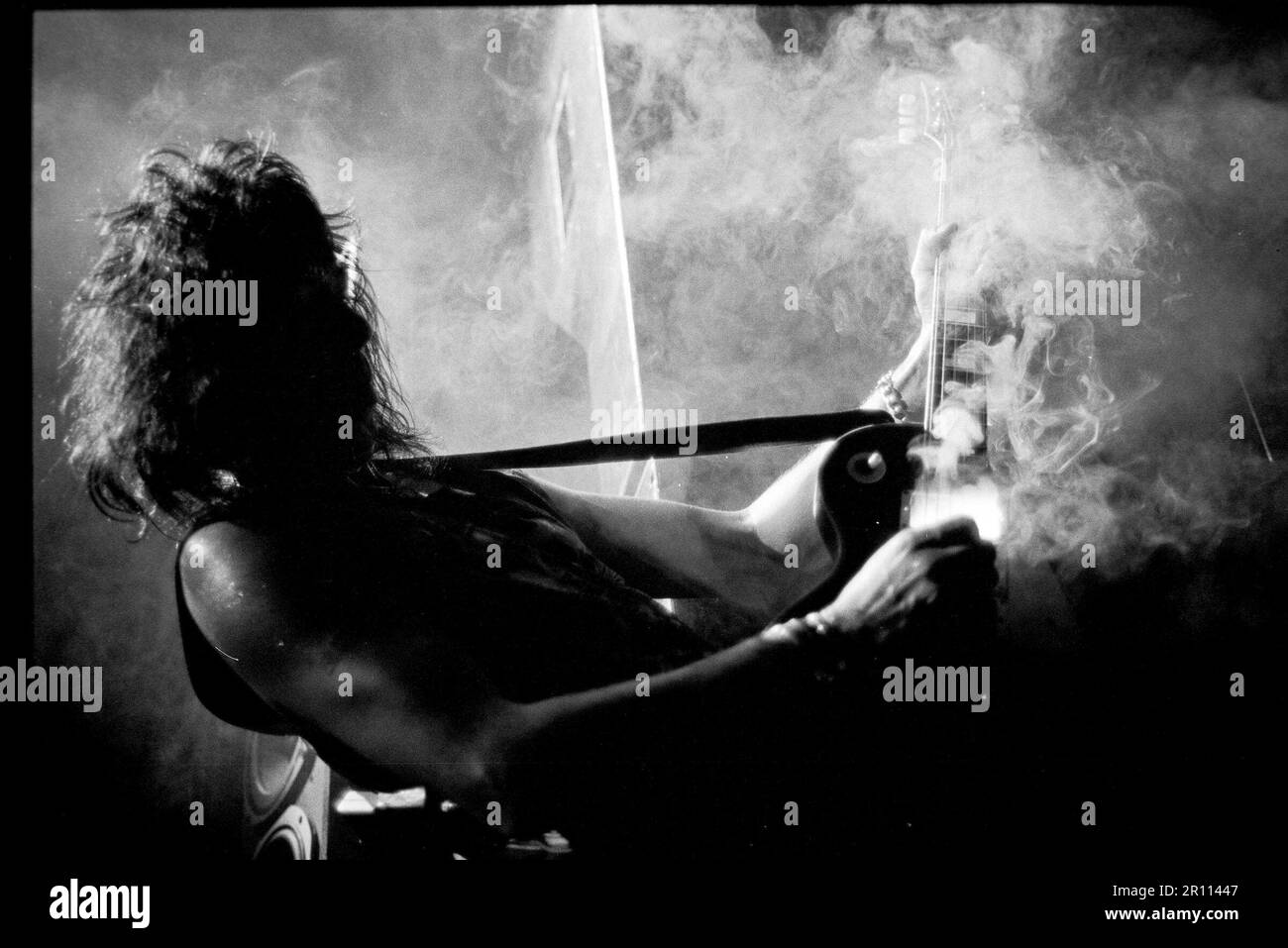 ACE Frehley se produisant à Oakland, Californie 1987 crédit: Ross Pelton/MediaPunch Banque D'Images