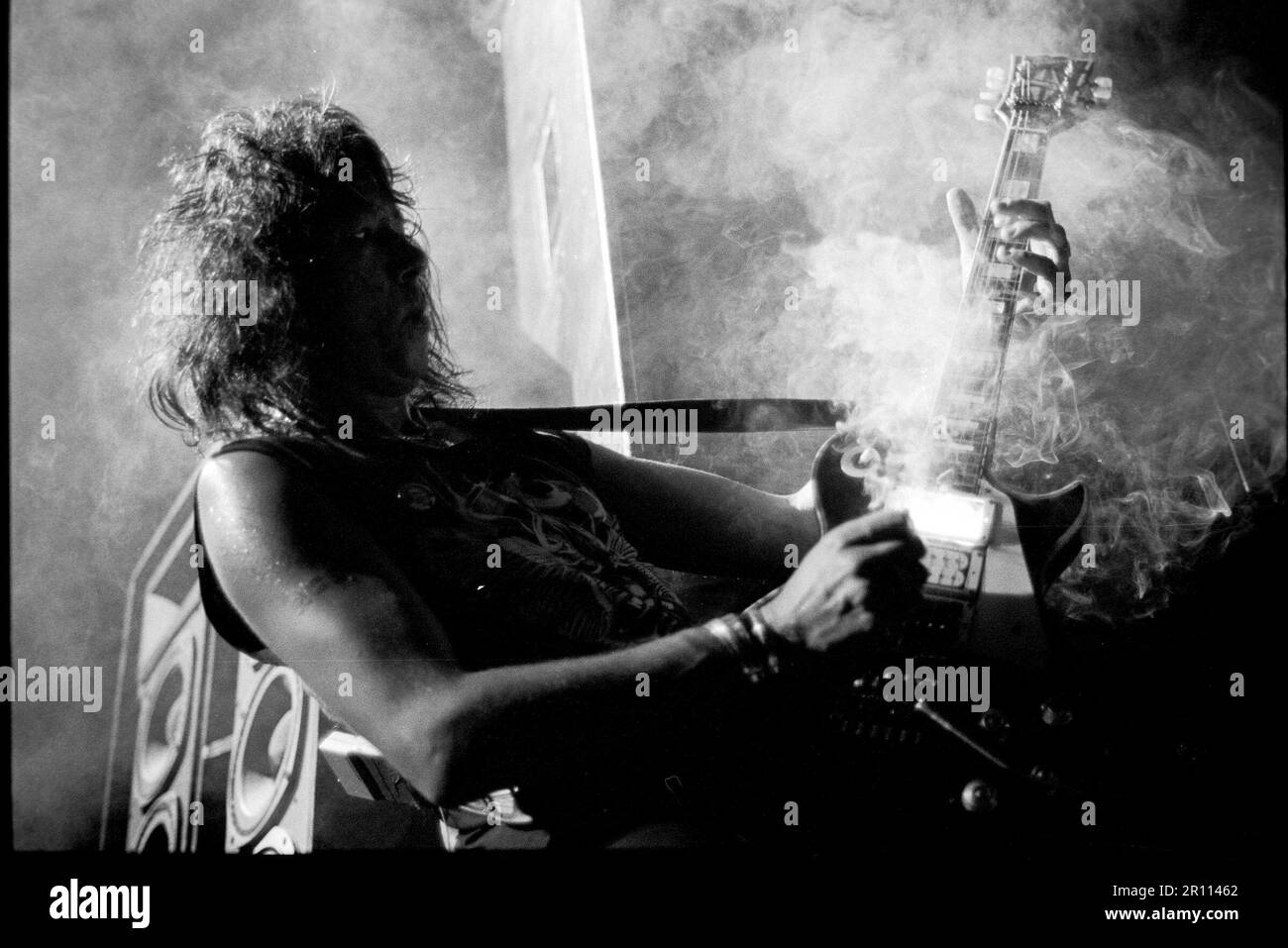 ACE Frehley se produisant à Oakland, Californie 1987 crédit: Ross Pelton/MediaPunch Banque D'Images