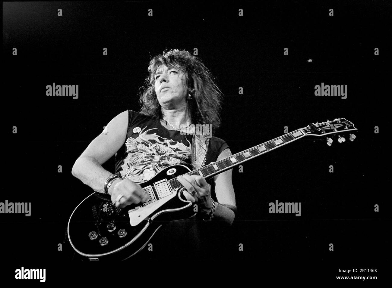 ACE Frehley se produisant à Oakland, Californie 1987 crédit: Ross Pelton/MediaPunch Banque D'Images
