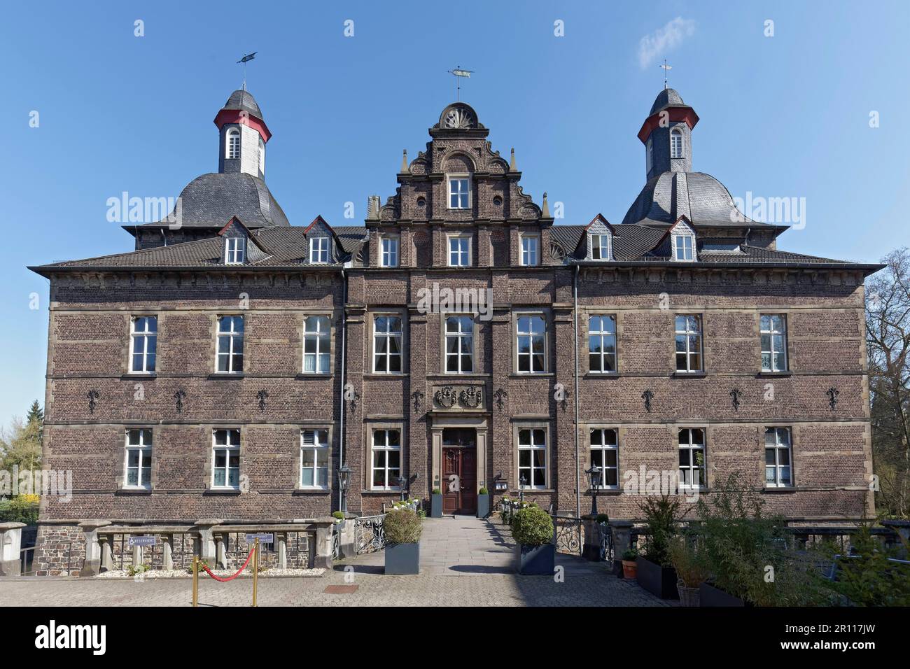 Château Hugenpoet, manoir, façade sud, hôtel château, Essen-Kettwig, Région de la Ruhr, Rhénanie-du-Nord-Westphalie, Allemagne Banque D'Images