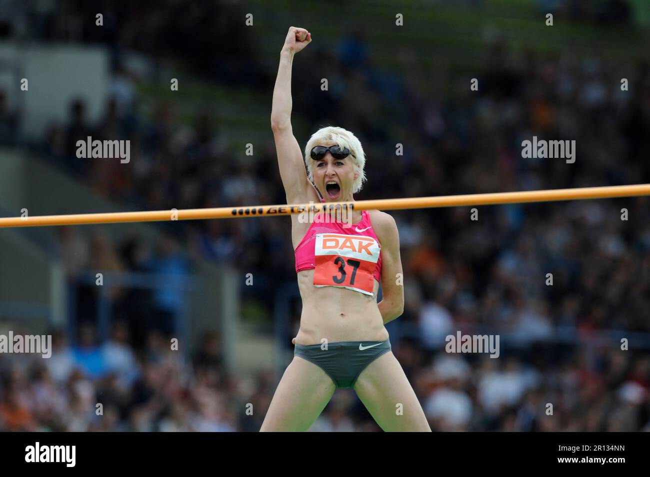 Ariane Friedrich Aktion Hochsprung Leichtathletik Gala à Wattenscheid am 2,8.2009. Banque D'Images