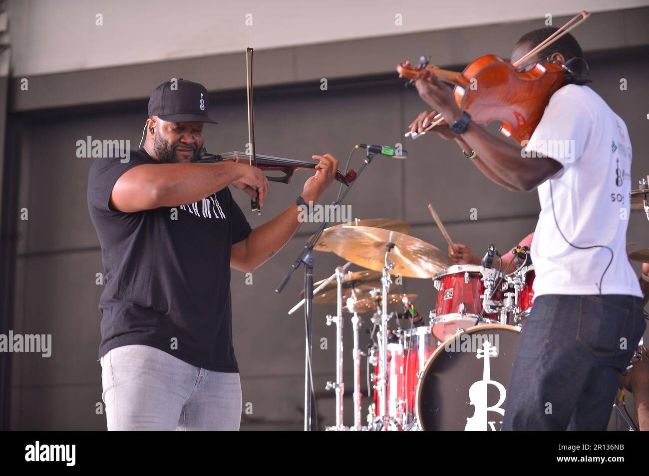 MIRAMAR, FLORIDE - 07 MAI : spectacle de kéV Marcus et Wwill Baptiste de violon noir pendant la Fondation de violon noir : Festival d'art de rêveur au Parc régional de Miramar Ampitheater sur 7 mai 2023 à Miramar, Floride. (Photo de JL/Sipa USA) Banque D'Images