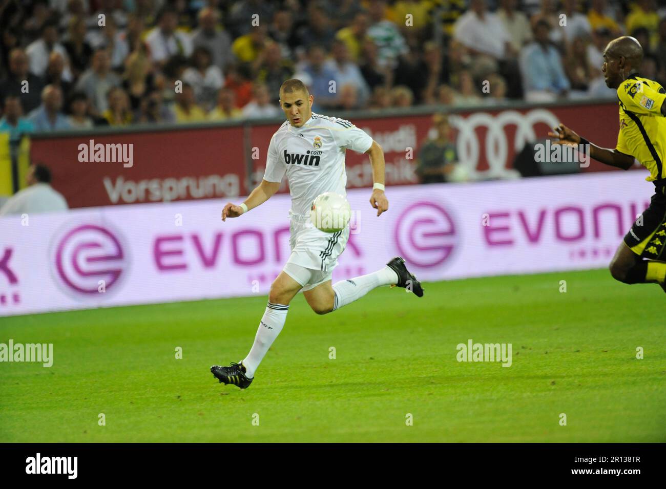 Karim Benzema Aktion, Fußball Freudschaftsspiel Borussia Dortmund - Real Madrid 0:5. 19,8.2009. Banque D'Images