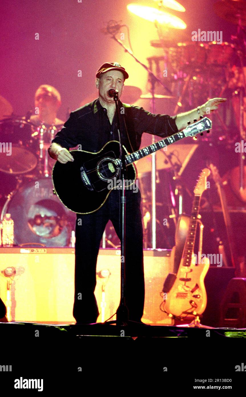 Milan Italie 2000-10-21 : Paul Simon en concert au Palavobis Banque D'Images