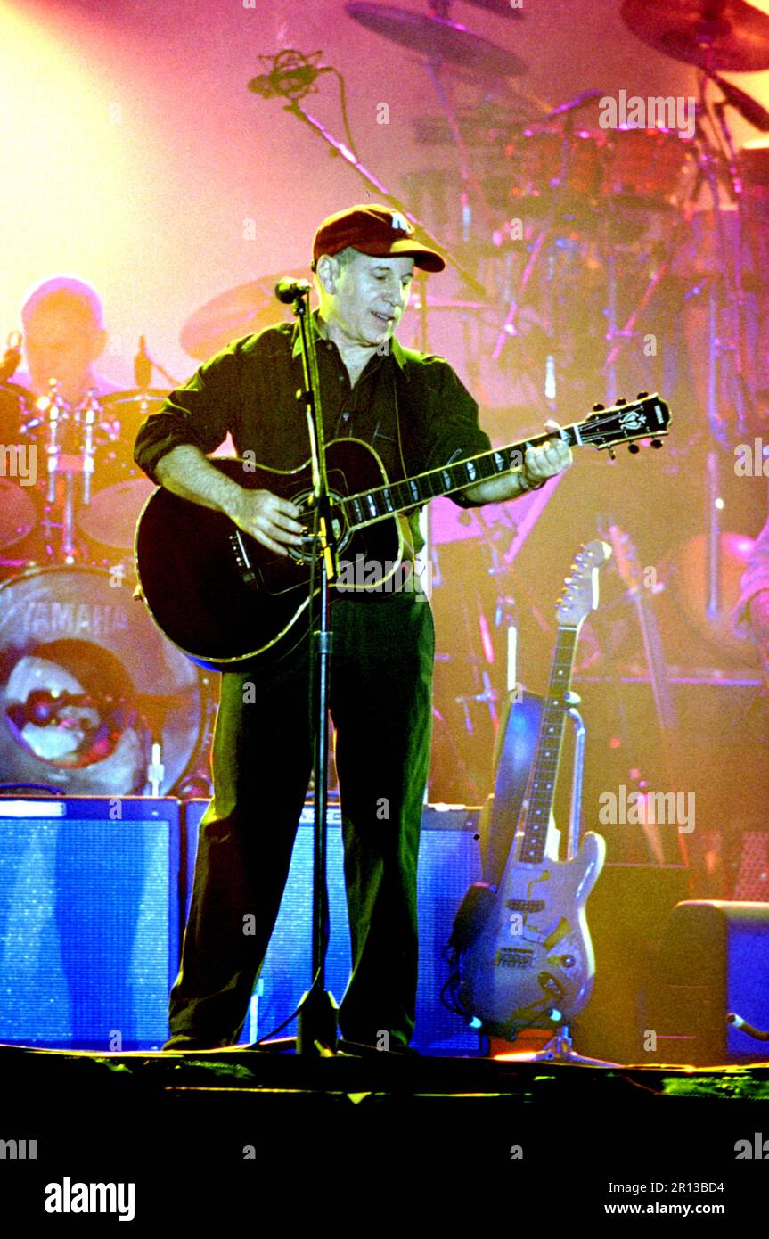 Milan Italie 2000-10-21 : Paul Simon en concert au Palavobis Banque D'Images