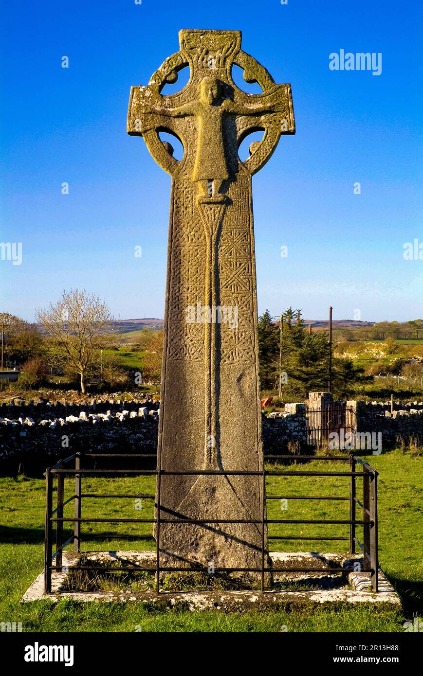 High Cross à la cathédrale de Kilfenora, comté de Clare, le Burren, Irlande Banque D'Images