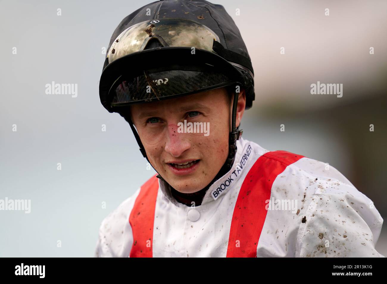 Jockey Tom Marquand après le pari tote.co.uk £5 obtenir £20 Ormonde piquets sur Hamish pendant le Boodeves May Festival Ladies Day à Chester Racecourse. Date de la photo: Jeudi 11 mai 2023. Banque D'Images