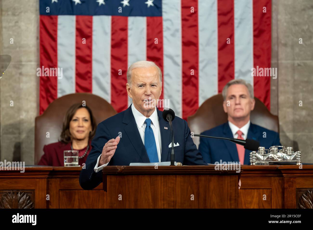 Le président Joe Biden prononce son discours sur l'état de l'Union, mardi, 7 février 2023, à l'étage de la Chambre des États-Unis Capitole à Washington, D.C. (Photo officielle de la Maison Blanche par Adam Schultz) Banque D'Images