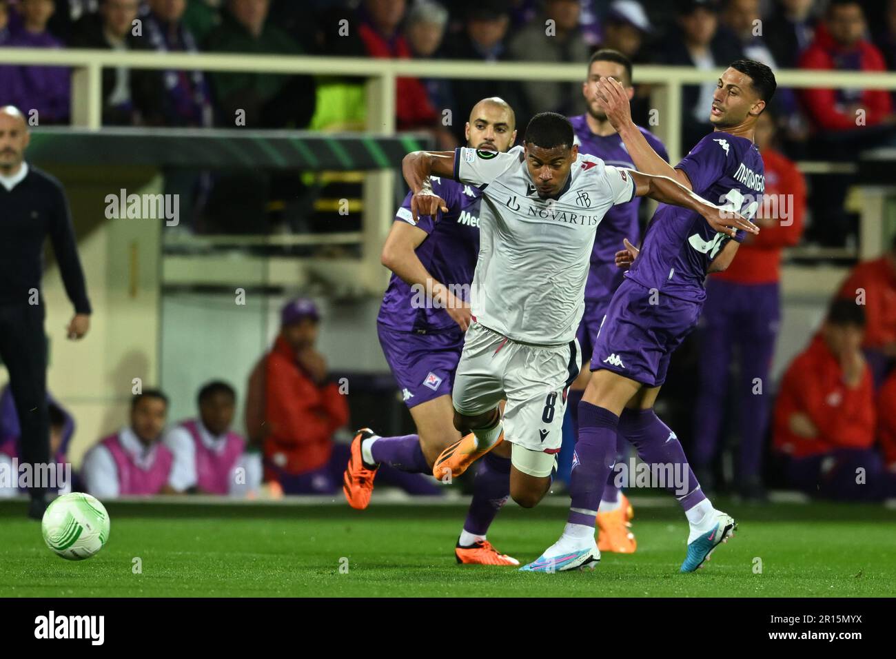 Sofyan Amrabal (Fiorentina)Andy Diouf (Bâle 1893)Rolando Mandragora (Fiorentina) lors du match de la Ligue des conférences de l'UEFA 2022 2023 entre Fiorentina 1-2 Bâle au stade Artemio Franchi de 11 mai 2023 à Florence, en Italie. Credit: Maurizio Borsari/AFLO/Alay Live News Banque D'Images