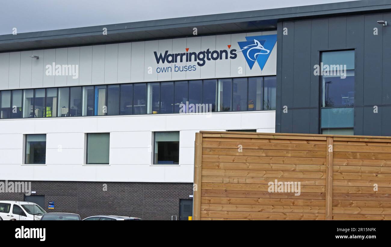 WBC Warringtons propres bus, nouveau dépôt à Dallam Lane, Warrington, Cheshire, Angleterre, Royaume-Uni, WA2 7LT, après la transision de Wilderspool Causeway Banque D'Images