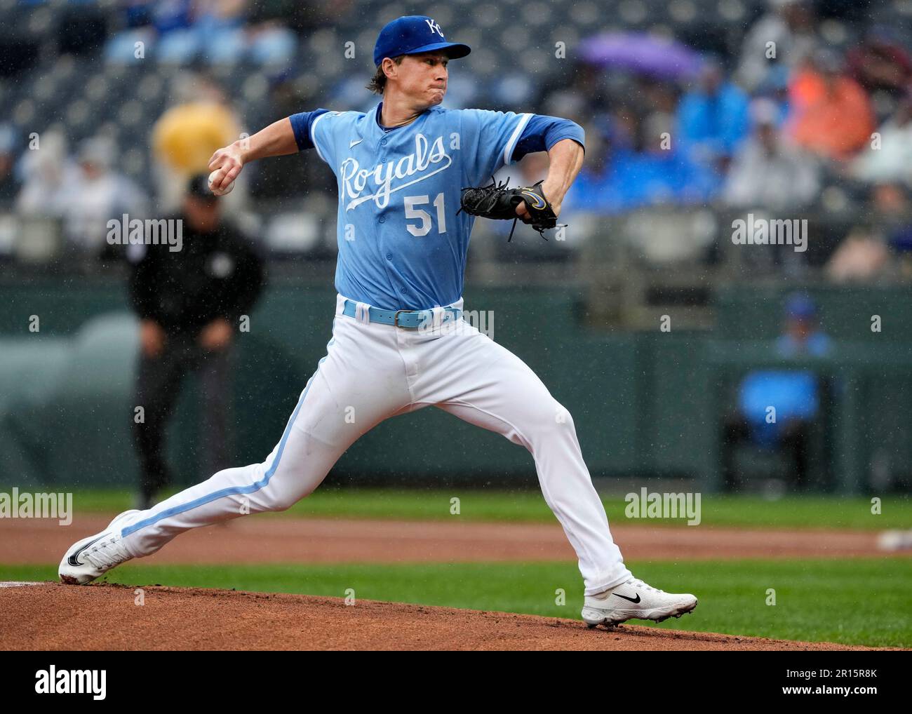 Kansas City, États-Unis, 11 MAI 2023 : Kansas City Royals Starting Pitcher Brady Singer (51) livre un terrain au Kauffman Stadium Kansas City, Missouri. Jon Robichaud/CSM.(image de crédit: © Jon Robichaud/Cal Sport Media) Banque D'Images