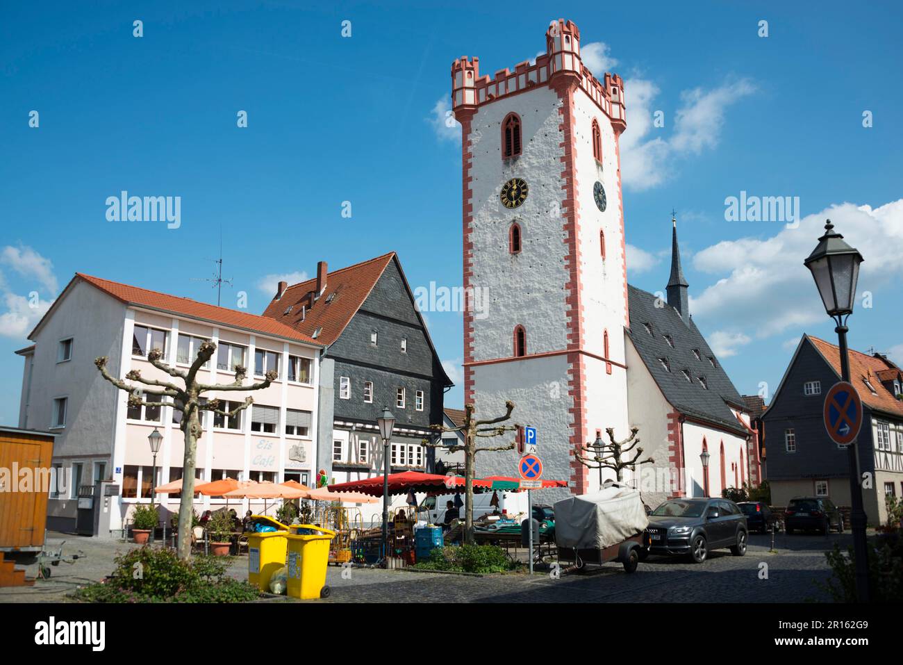 Rue Stadtpfarrkirche Johann Baptist, Kardinal-Volk-Platz, Steinheim am main, Hanau, Hesse, Allemagne Banque D'Images