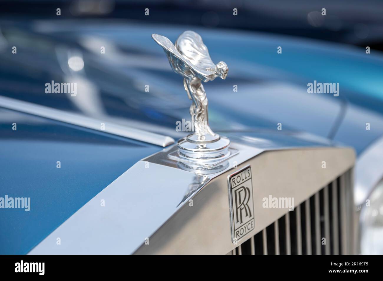 Emblème de la marque du constructeur automobile britannique Rolls Royce avec la mascotte du radiateur l'Esprit de l'Ecstasy, Bade-Wurtemberg, Allemagne Banque D'Images