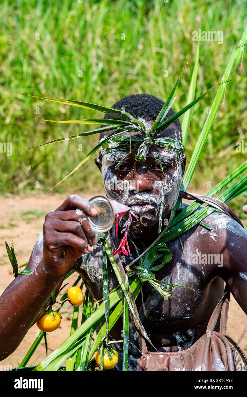 Guerrier pygmée, Kisangani, Congo Banque D'Images