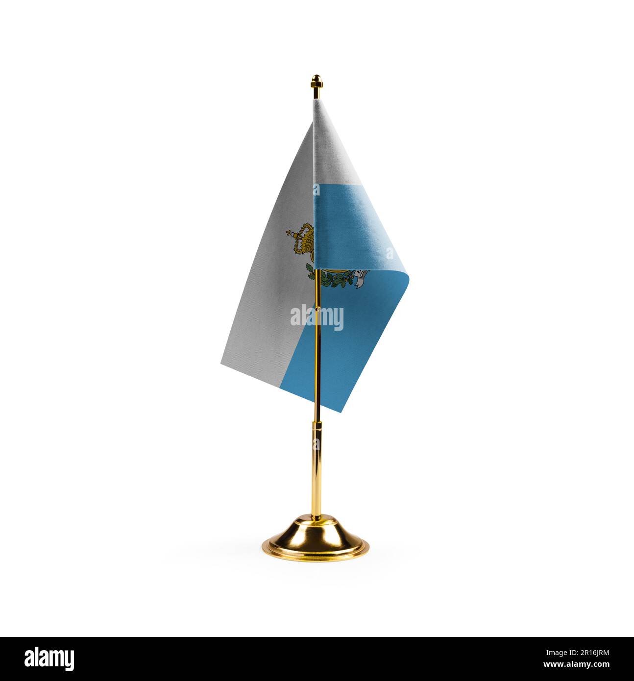 Petit drapeau national de Saint-Marin sur fond blanc. Banque D'Images