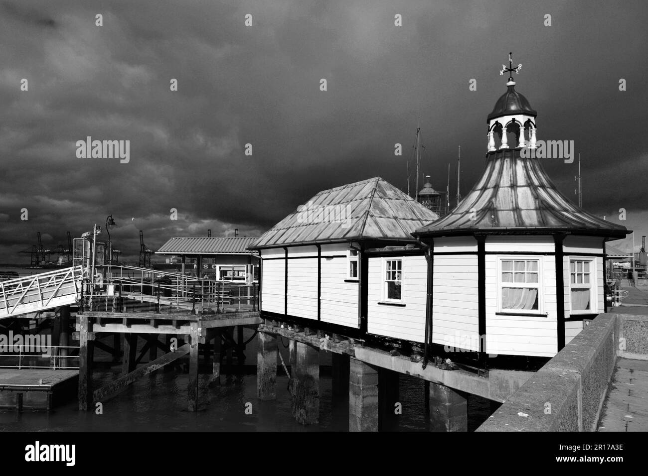 La jetée de Ha'penny, ville de Harwich, quartier de Tendring, Essex, Angleterre, ROYAUME-UNI Banque D'Images