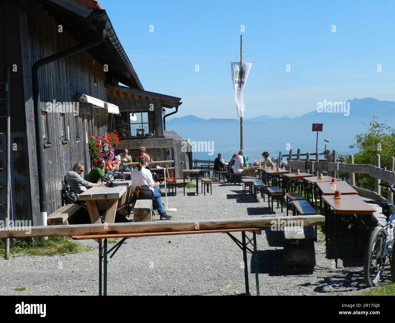 Allemagne, haute-Bavière, Pfronten: Terrasse de bière de la cabane Keppeler Alp (1350 mètres). Banque D'Images