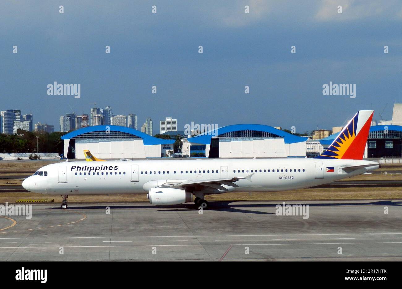 Philippines, Manille : RP-C9901 Airbus A.321-231 de Philippine Airlines à l'aéroport international Ninoy Aquino. Banque D'Images