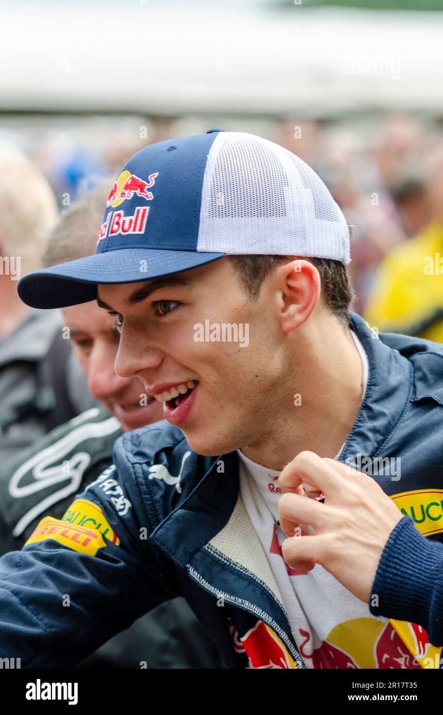 Pierre Gasly, pilote de course français de formule 1, au Goodwood Festival of Speed 2016 Banque D'Images