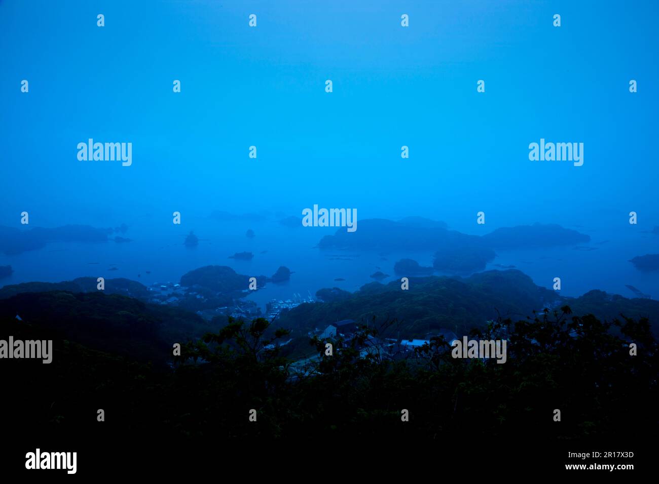 Île de Kujuku de la brume matinale Banque D'Images