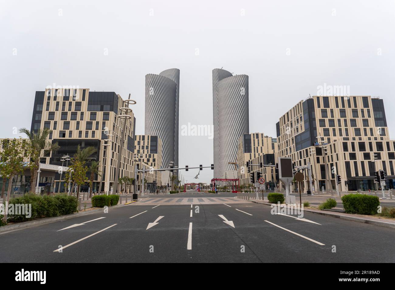 Le complexe Lusail Plaza Towers ou Lusail Plaza est constitué de quatre tours de bureaux sur la Plaza Al sa'ad, commercial Boulevard, Lusail, Qatar. Banque D'Images