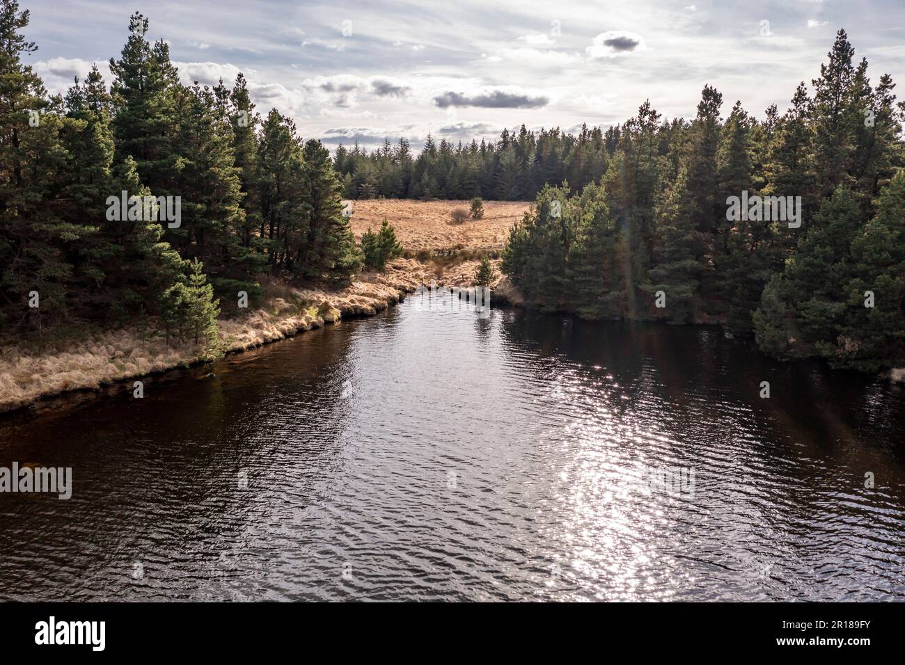 Vue aérienne de Lough Anna, l'approvisionnement en eau potable de Glenties et Ardara - Comté de Donegal, Irlande. Banque D'Images