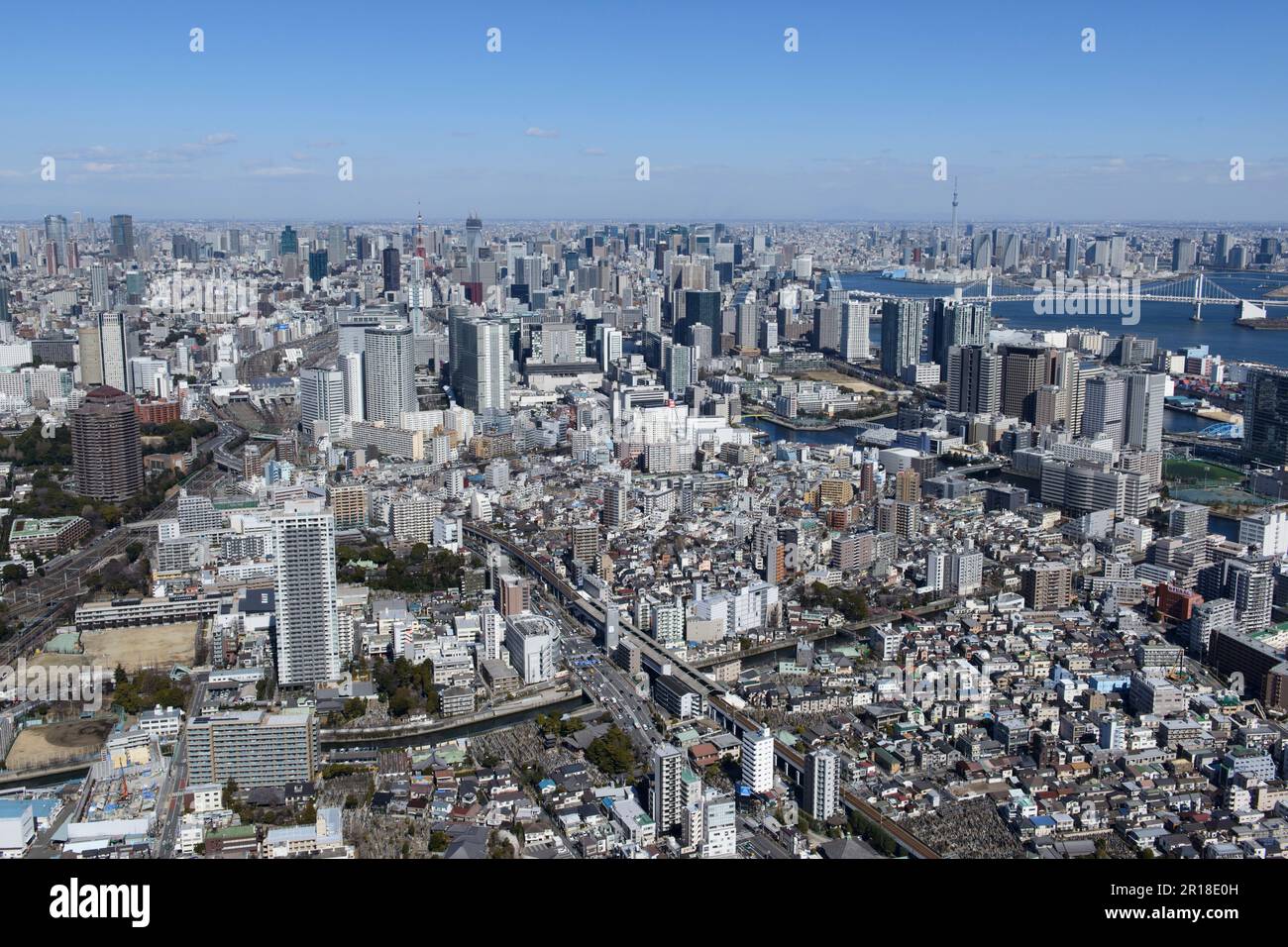 Tir aérien de la station de Shinbaba depuis le sud de Shinagawa, zone métropolitaine de Skytree Banque D'Images