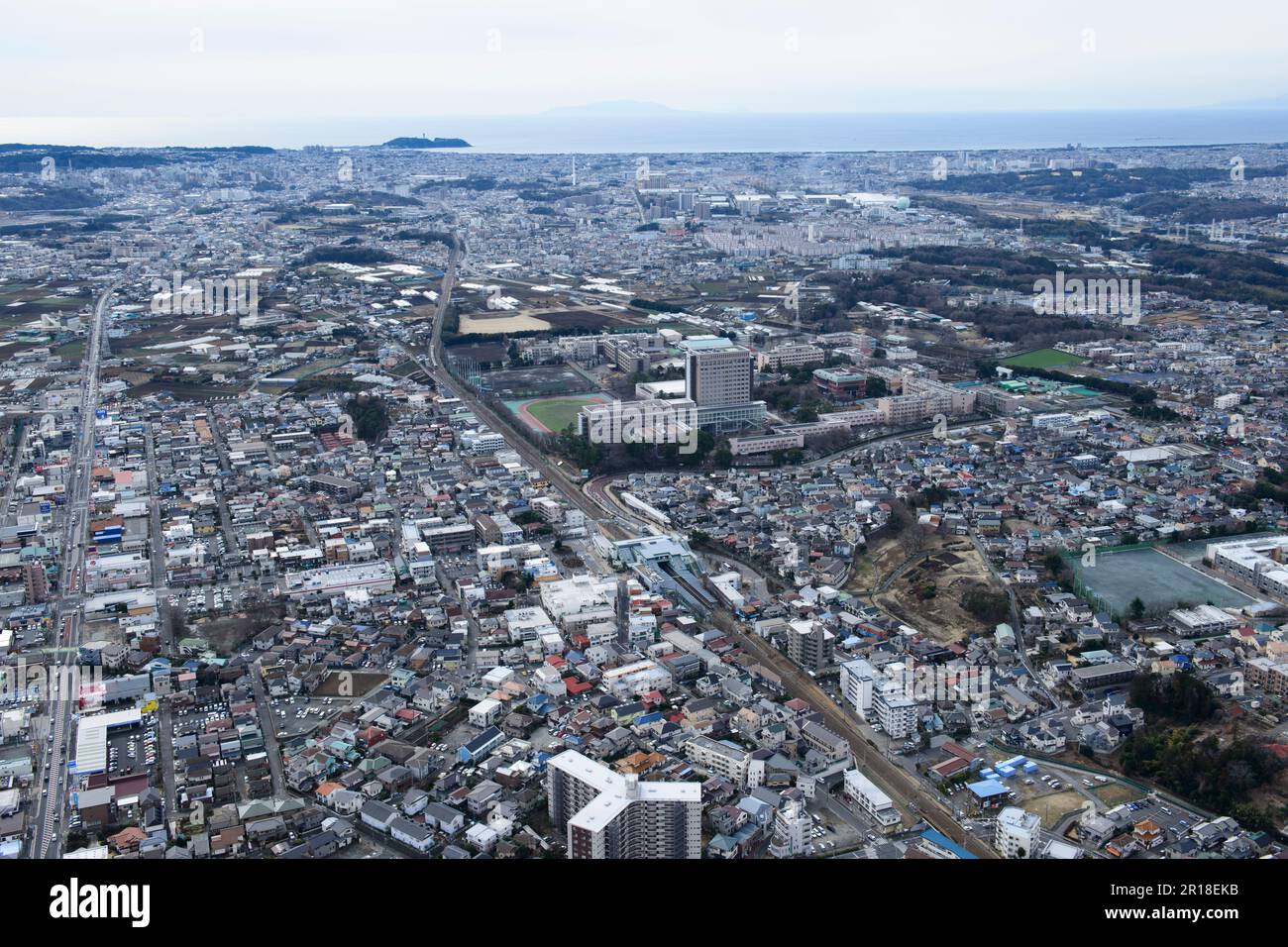 Station Mutsuainichidaimae vue aérienne du côté nord vers la direction Enoshima Banque D'Images