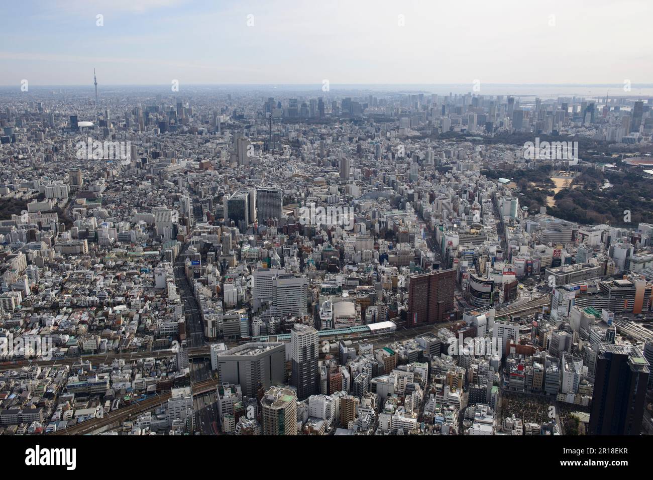 Station de Seibu Shinjuku vue aérienne du côté ouest vers la tour du ciel - direction centre-ville Banque D'Images