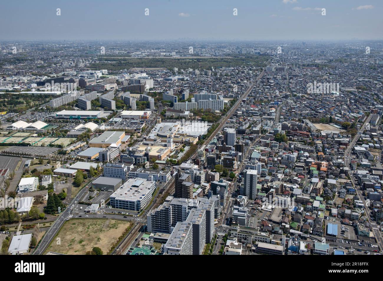 Prise de vue aérienne de la station Akishima depuis le côté ouest vers Showa Memorial Park Banque D'Images