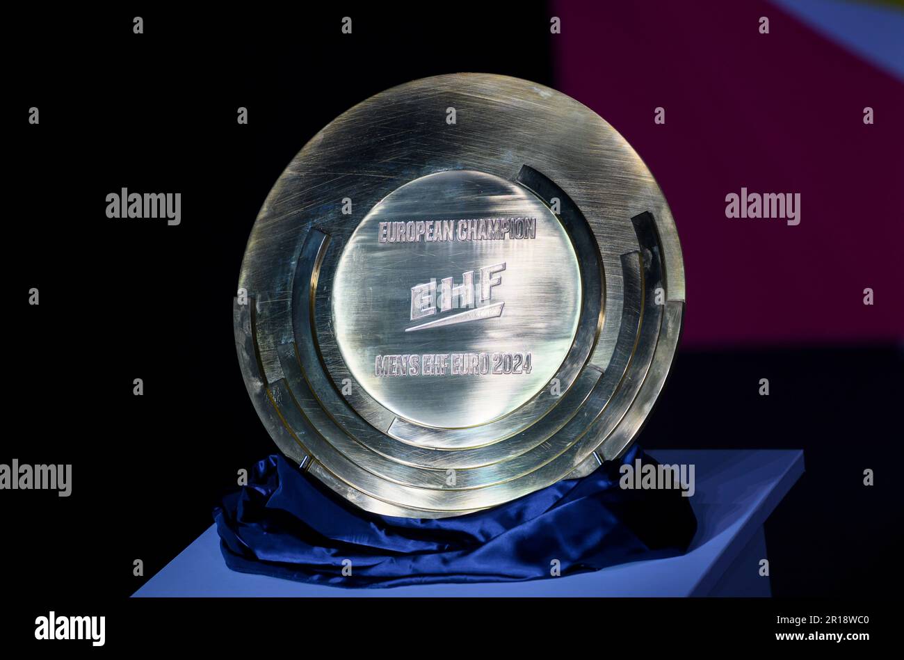 Le nouveau trophée EM, handball, tirage au sort pour le Championnat d'Europe 2024, sur 10 mai 2023 à Düsseldorf/Allemagne. Banque D'Images