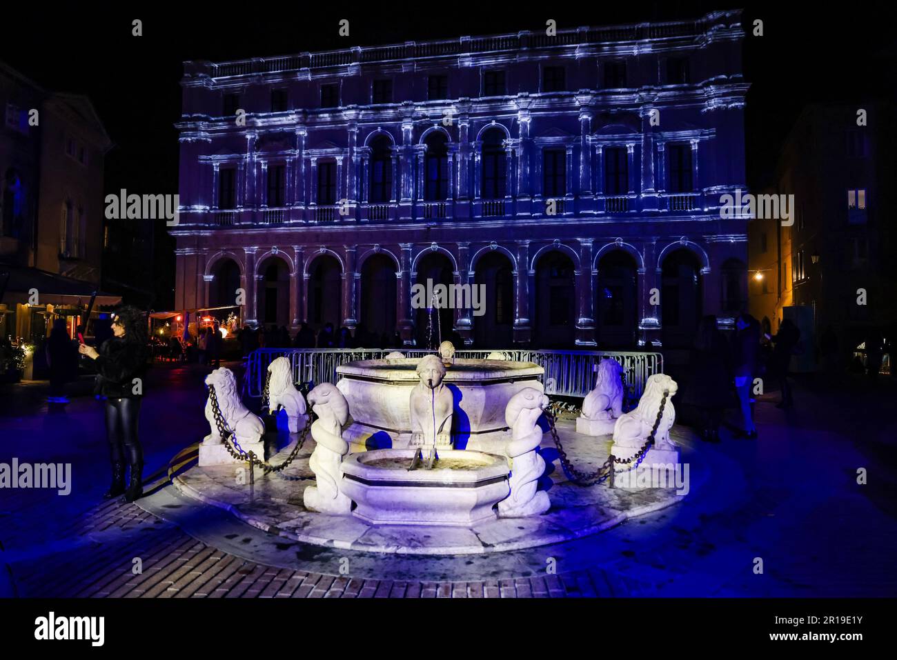 Bergame, Italie. 18th févr. 2023. Une vue générale d'une installation lors de l'inauguration de la lumière est le festival de la vie à l'occasion de Bergame Brescia, capitale italienne de la culture 2023 à Bergame sur 17 février 2023 à Milan, Italie. (Photo par Alessandro Bremec/NurPhoto)0 Credit: NurPhoto SRL/Alay Live News Banque D'Images