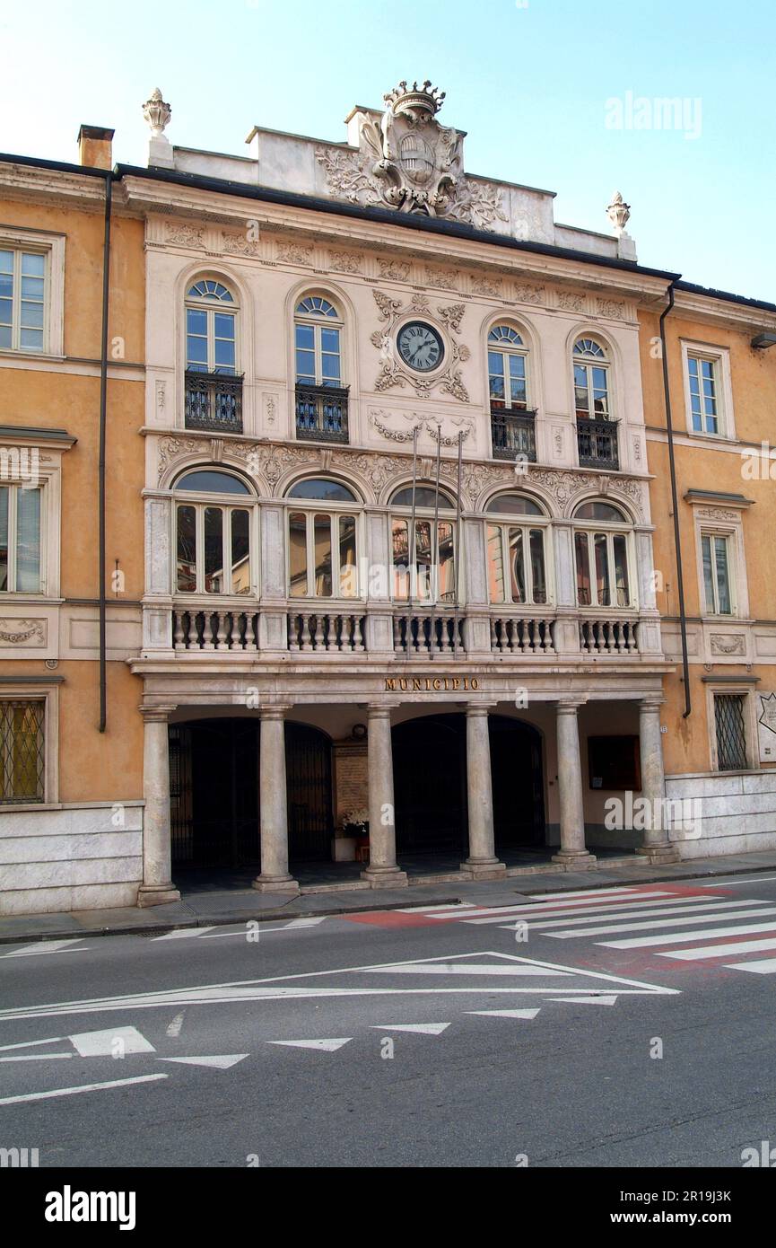 Mondovì, Piémont, Italie -06/15/2005-façade de la cityhall. Banque D'Images