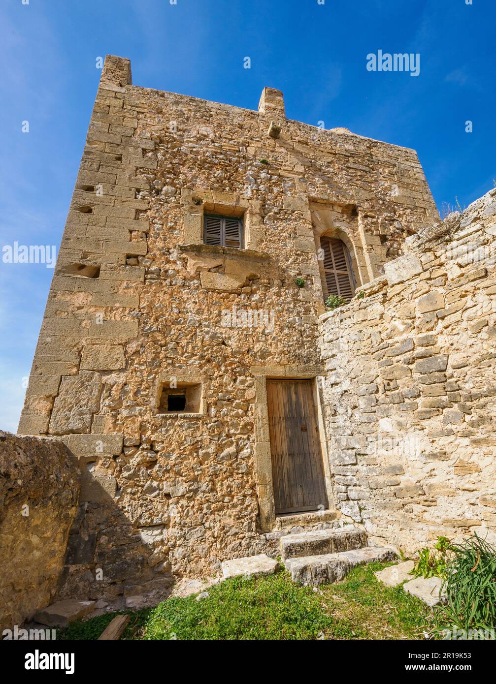 Le Santuari de la Mare de Deu del Puig fortifié sur le sommet de Puig de Maria à l'extérieur de Pollenca dans les montagnes Tramuntana de Majorque Espagne Banque D'Images