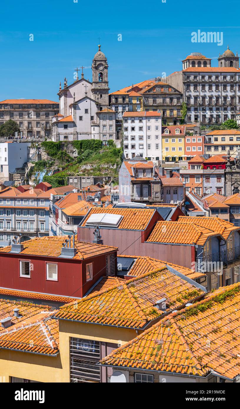 Porto, Portugal, les maisons du quartier de Ribeira vu de la place de la cathédrale Banque D'Images