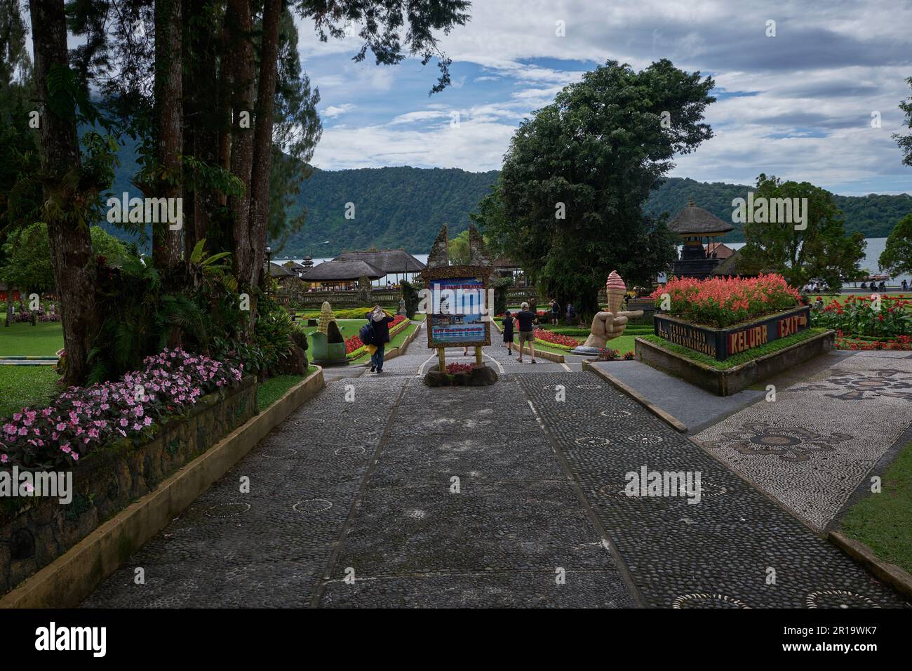 L'entrée principale de Pura Ulun Danu Beratan ( Pura Bratan ) qui est un important temple hindou Shaivite à Bali sur les rives du lac Bratan Banque D'Images