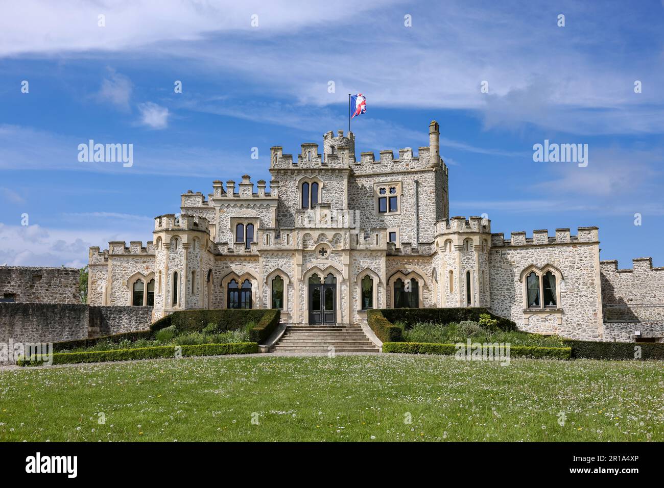 Condette, France - 10 mai 2023 : le château de Hardelot est situé près de Boulogne-sur-Mer. Le château fut construit par le comte Philippe Hurepel de Clermont en 1222. Banque D'Images