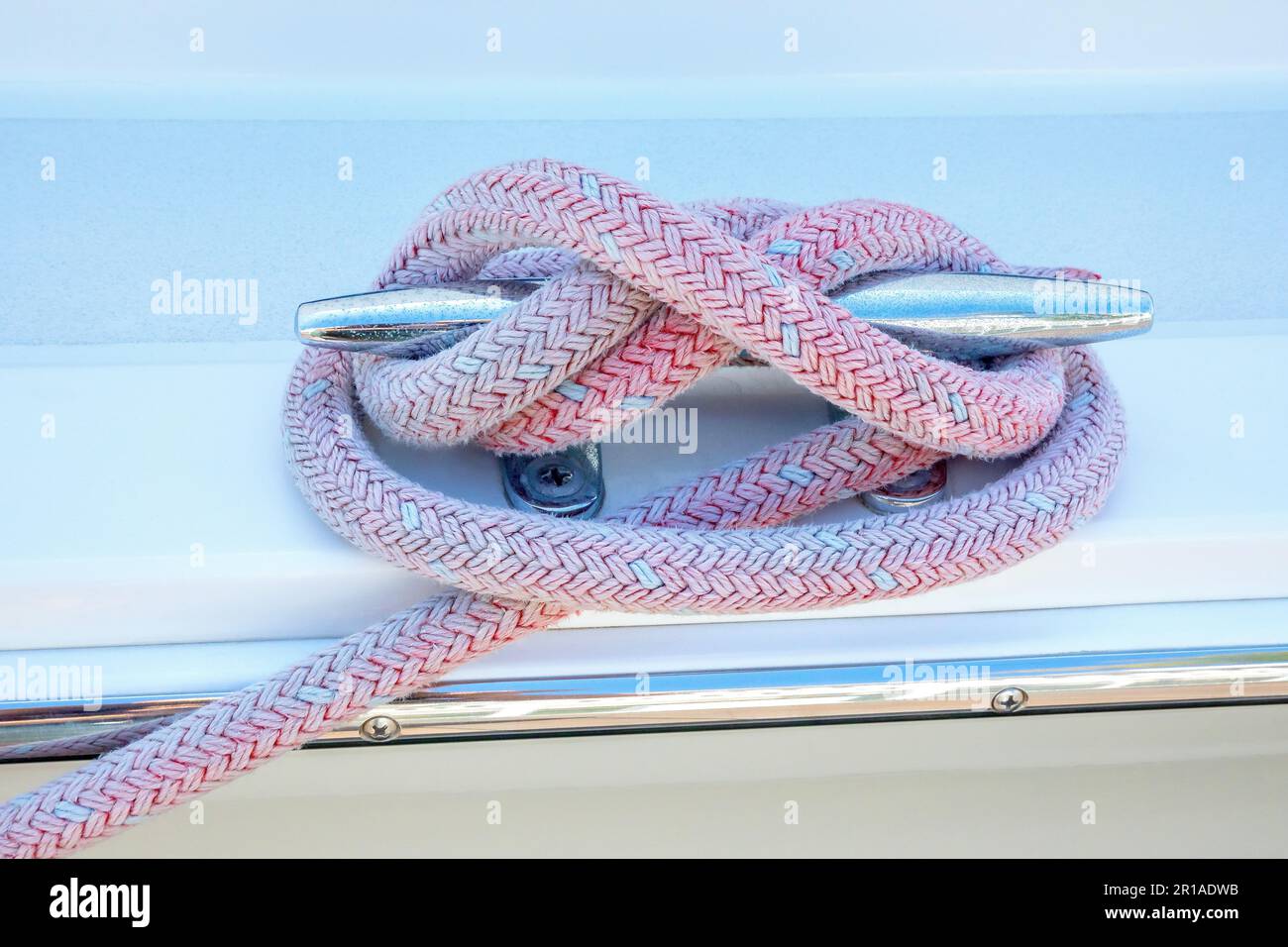Corde nautique nouée de l'attelage à crampons Banque D'Images