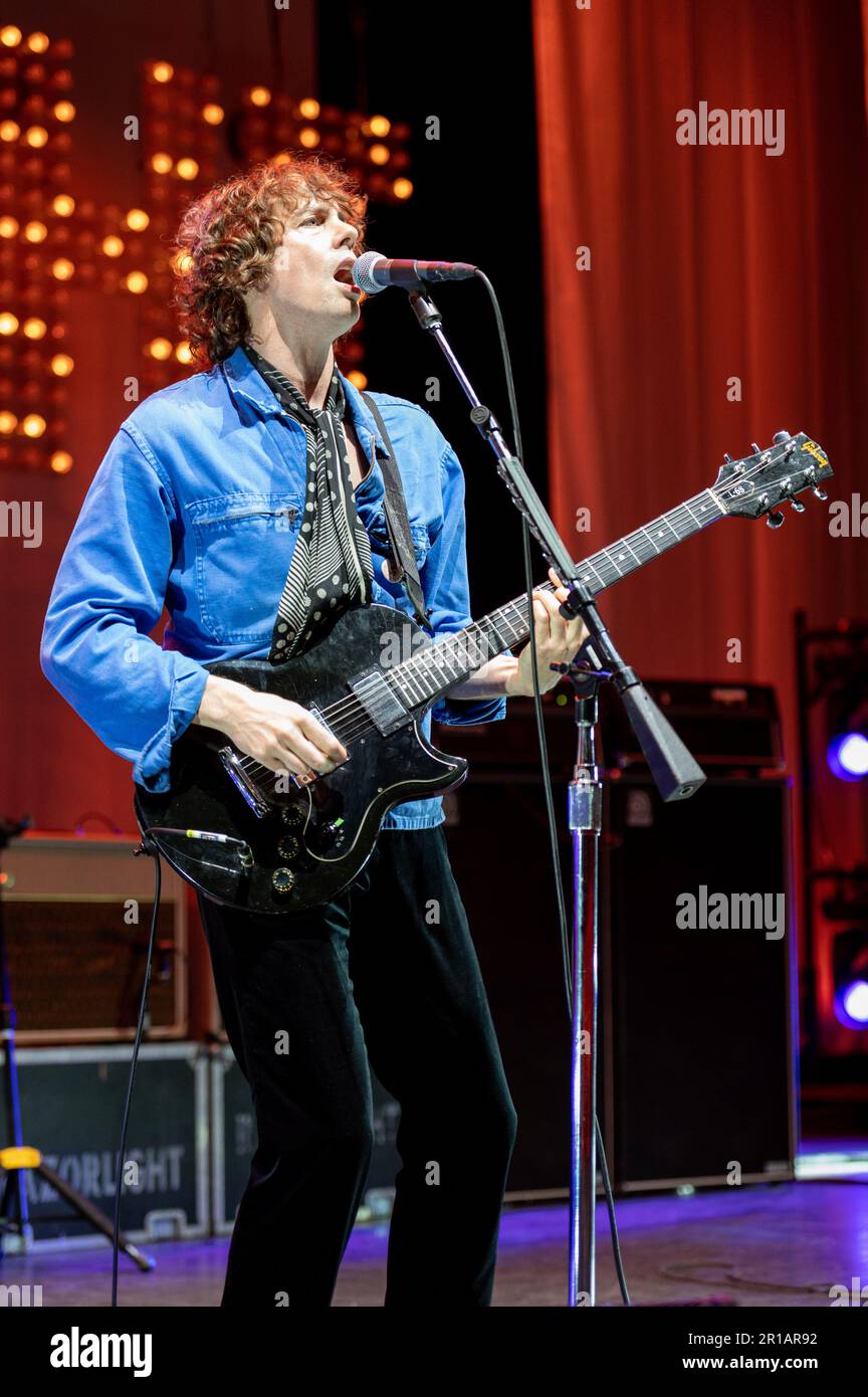 Londres, Royaume-Uni. 12th mai 2023. Le chanteur Johnny Borrell du groupe Razorlight se produit sur scène à Eventim Apollo, Hammersmith à Londres crédit: John Barry/Alay Live News Banque D'Images Londres, Royaume-Uni. 12th mai 2023. Le chanteur Johnny Borrell du groupe Razorlight se produit sur scène à Eventim Apollo, Hammersmith à Londres crédit: John Barry/Alay Live News Banque D'Images