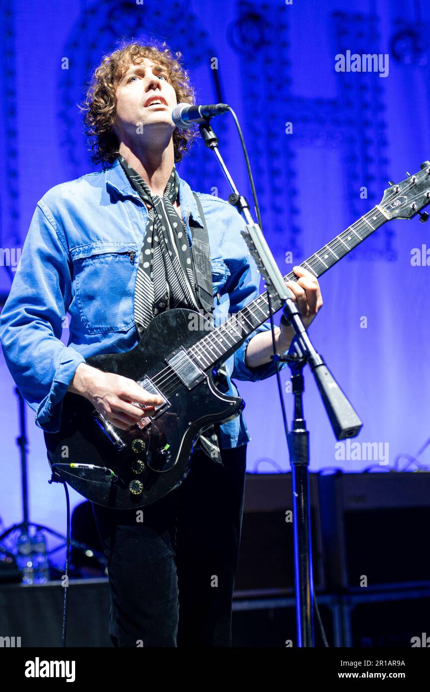 Londres, Royaume-Uni. 12th mai 2023. Le chanteur Johnny Borrell du groupe Razorlight se produit sur scène à Eventim Apollo, Hammersmith à Londres crédit: John Barry/Alay Live News Banque D'Images Londres, Royaume-Uni. 12th mai 2023. Le chanteur Johnny Borrell du groupe Razorlight se produit sur scène à Eventim Apollo, Hammersmith à Londres crédit: John Barry/Alay Live News Banque D'Images
