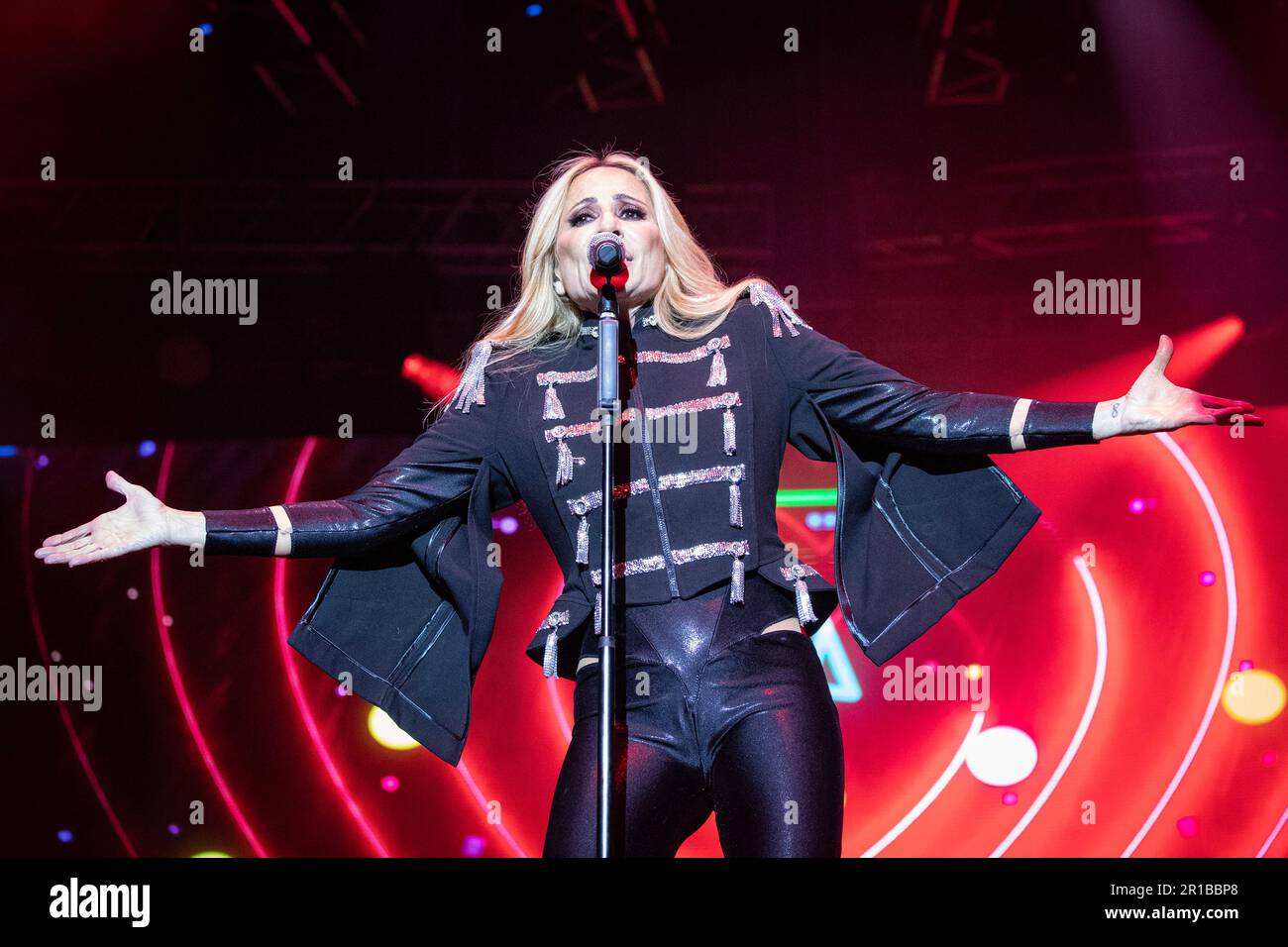 Madrid, Espagne. 12th mai 2023. Marta Sánchez, chanteuse et compositrice espagnole, ouvre les concerts organisés par la Mairie de Madrid en tant que célébration des fêtes de saint patron de San Isidro 2023 qui se tiennent sur la Plaza Mayor à Madrid. Crédit : SOPA Images Limited/Alamy Live News Banque D'Images