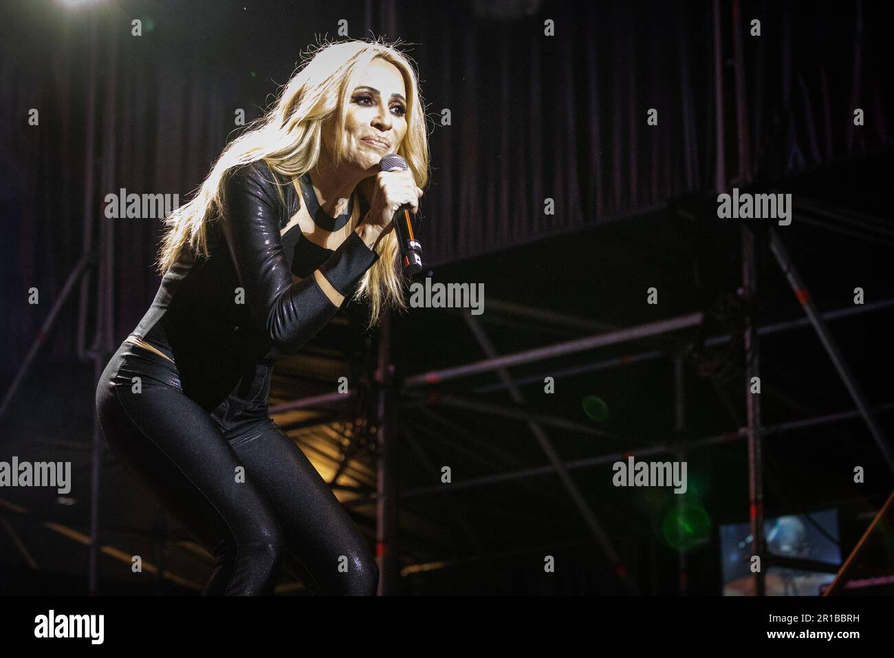 Madrid, Espagne. 12th mai 2023. Marta Sánchez, chanteuse et compositrice espagnole, ouvre les concerts organisés par la Mairie de Madrid en tant que célébration des fêtes de saint patron de San Isidro 2023 qui se tiennent sur la Plaza Mayor à Madrid. Crédit : SOPA Images Limited/Alamy Live News Banque D'Images