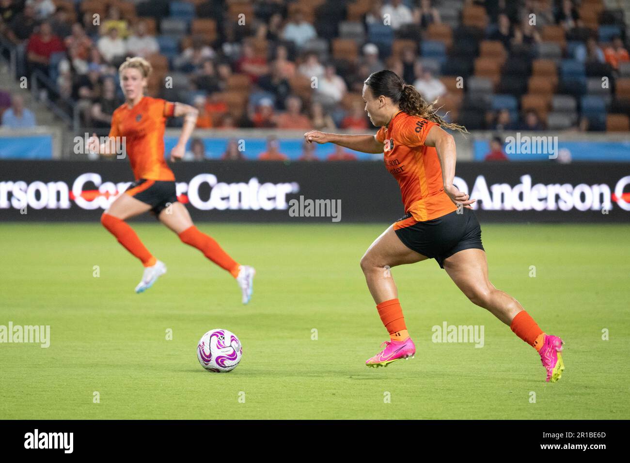 Houston, États-Unis. 12th mai 2023. Houston, Texas, 12 mai 2023 : le saumon ébène (9 Houston Dash) s'approche du but pendant le match de saison régulière du Houston Dash and Portland Thorns FC au stade Shell Energy de Houston, Texas. (GIA Quilap/SPP) crédit: SPP Sport Press photo. /Alamy Live News Banque D'Images