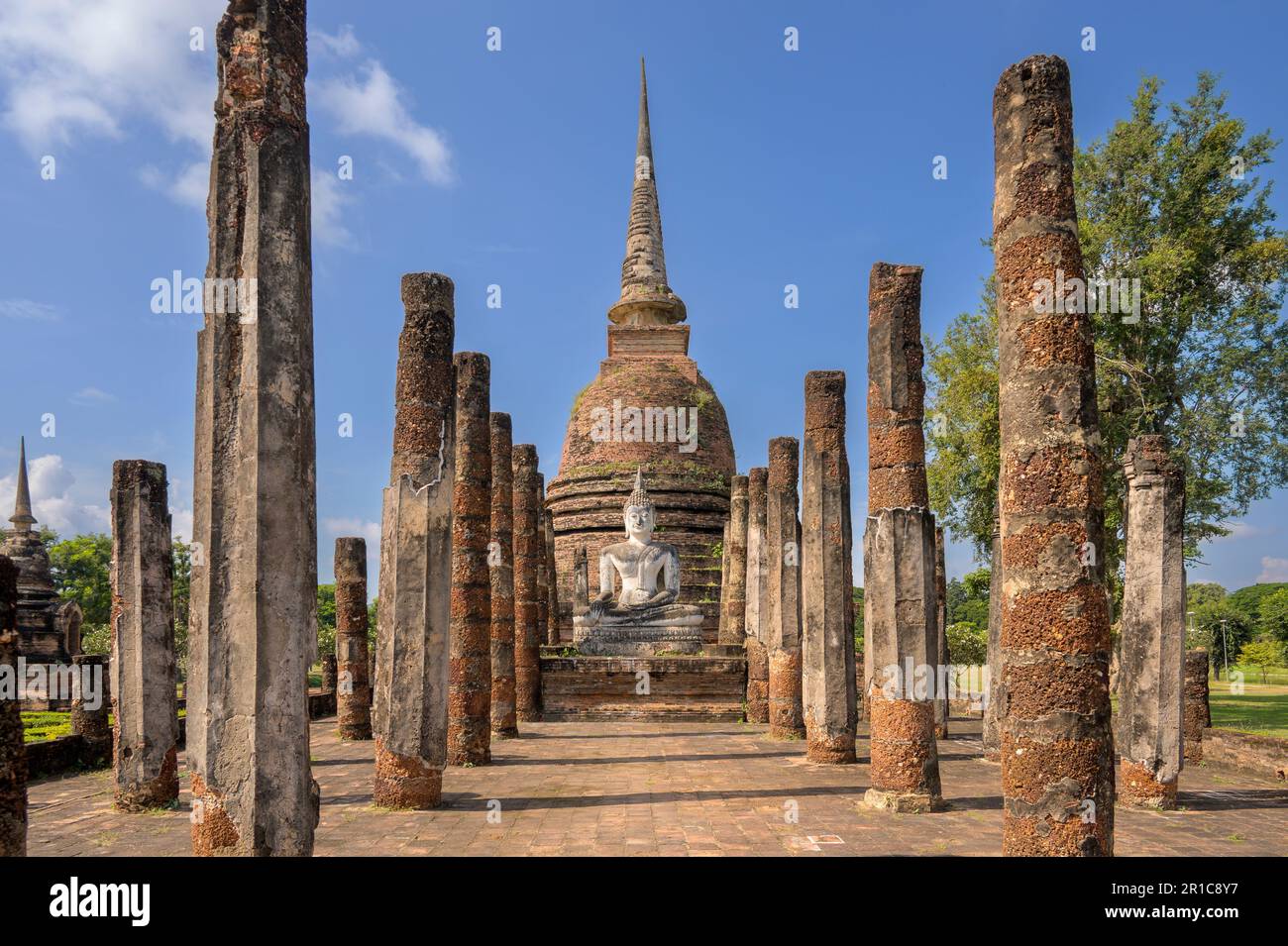 Wat sa si, ou Wat Sra Sri, est un complexe de temples bouddhistes (wat) dans le Parc historique de Sukhothai, province de Sukhothai dans la région nord de la Thaïlande Banque D'Images